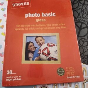 Staples Photo Basic Gloss Paper Inkjet 8-1/2 x 11 Factory Sealed 50 Sheets